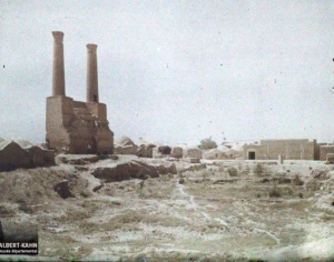 نمایی از آثار باقیمانده مدرسه غیاثیه قم سال 1306