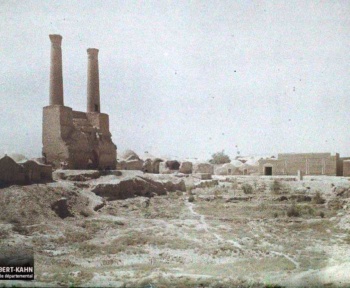 نمایی از آثار باقیمانده مدرسه غیاثیه قم سال 1306